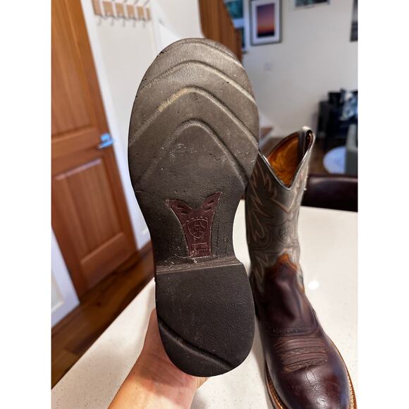 Ariat Men's 8EE Wide Heritage Crepe Leather Western Boot in Blue - Picture 9 of 11